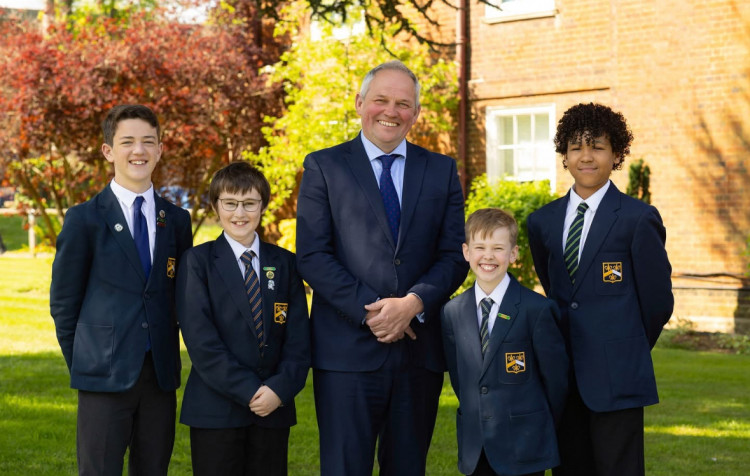 Via Hitchin Boys School 