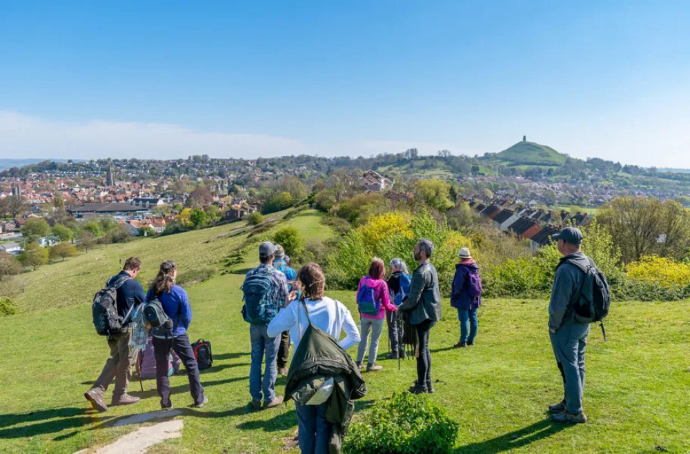 Pilgrimages, repair cafés & walk‑in music: Street and Glastonbury events 18‑25 september