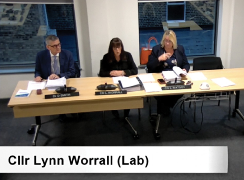 Cllr Lynn Worrall, flanked by Managing Director Commissioner & CEO Dr Dave Smith and her deputy Lee Watson addressed tonight's cabinet meeting, when her plans for four unitary councils under Local Government Reorganisation were backed.