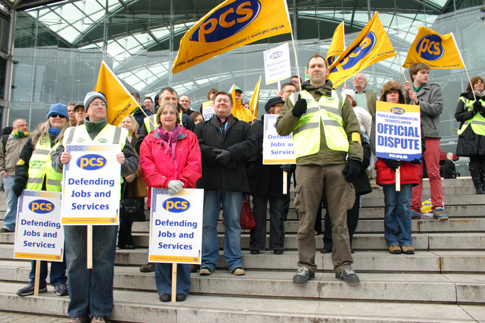 PCS Union says Met Police staff are treated as “second-class citizens” in pay row, as 6,500 members face ballot on strike action (credit: Roger Blackwell/Wikimedia Commons).