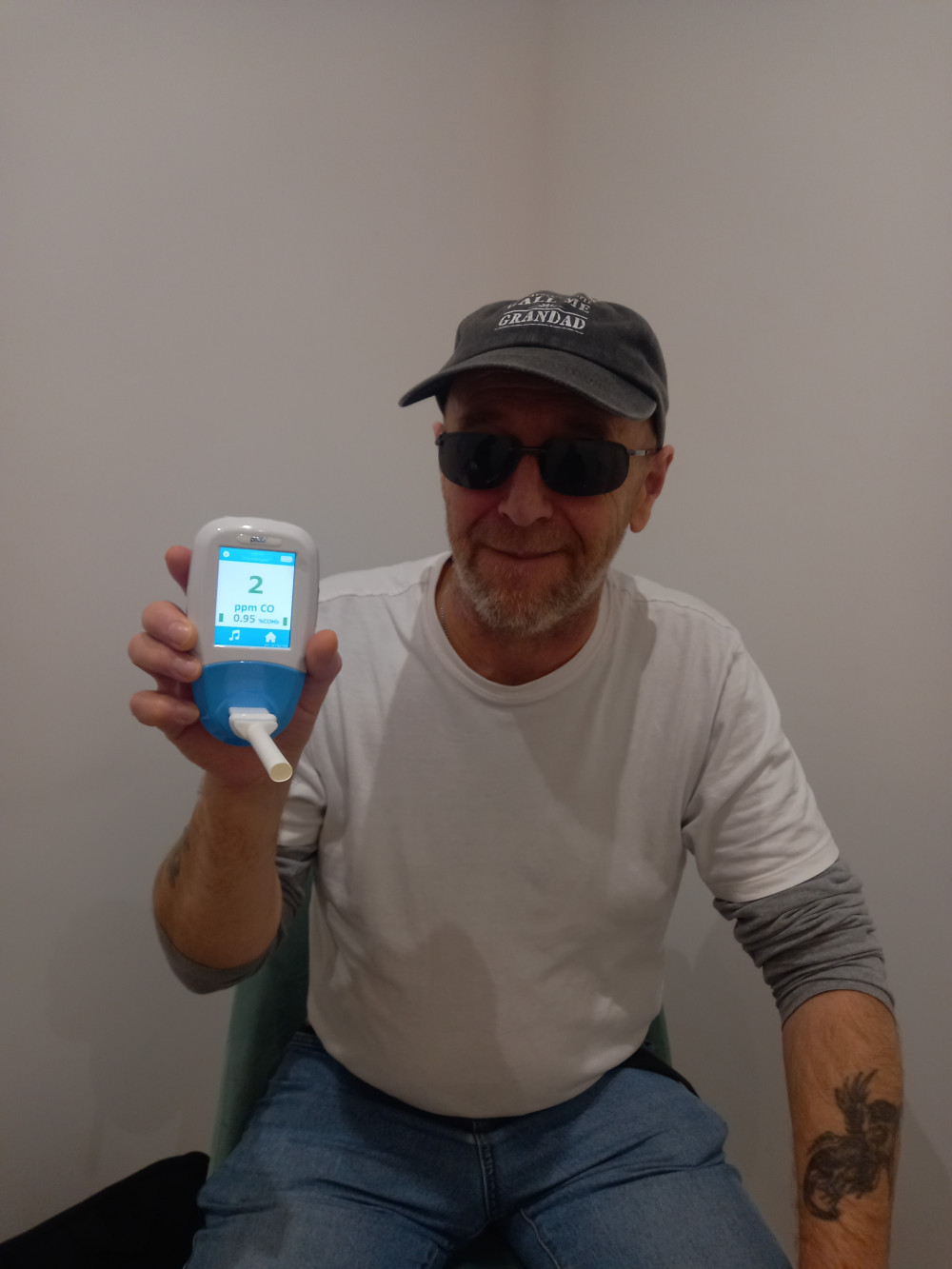 Be Smoke Free member David, blowing 2ppm on the carbon monoxide monitor (level of CO which anyone can have due to pollution.) Davids levels gone down from moderate smoker to non-smoker. Be Smoke Free member David, blowing 2ppm on the carbon monoxide monitor (level of CO which anyone can have due to pollution.) Davids levels gone down from moderate smoker to non-smoker.