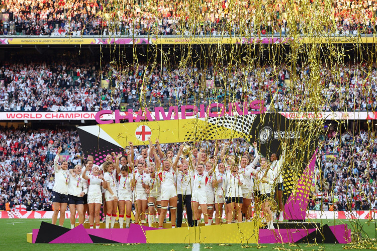 England celebrate with the Women’s Rugby World Cup trophy after defeating Canada 33–13 at Twickenham in front of the largest ever crowd for a women’s rugby match (credit: Women's Rugby World Cup).
