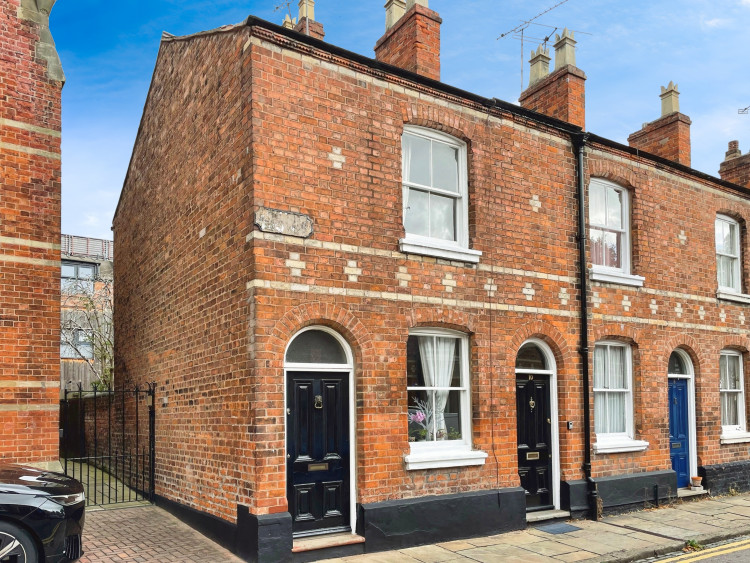 This week we are taking a peek inside this stylish two bedroom 19th century end of terrace house (Image via: Thornley Groves)