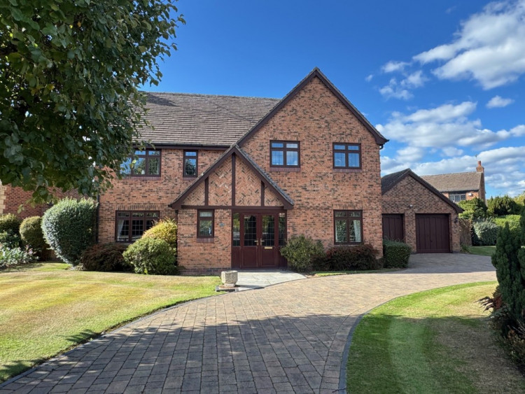 Check out our latest Property of the Week from Julie Philpot Residential!