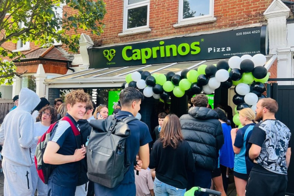 Caprinos Pizza on Upper Richmond Road has applied to extend its opening hours (credit: East Sheen Village).