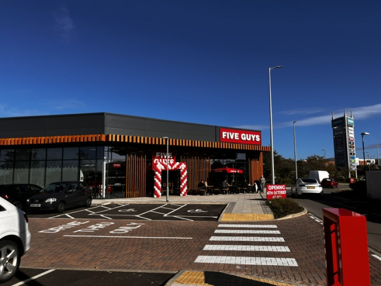 Leamington's brand new Five Guys is now open (image via Nub News)