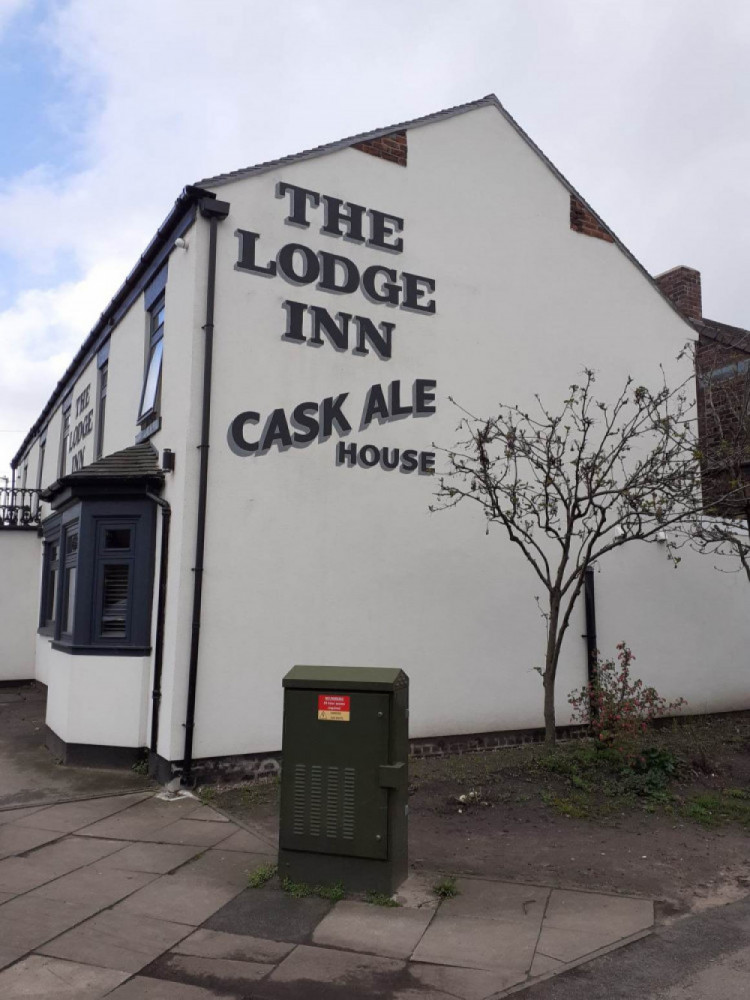 The landlord of The Lodge Inn in Alsager, Carl Smith, has sadly passed away. (Photo: Nub News)