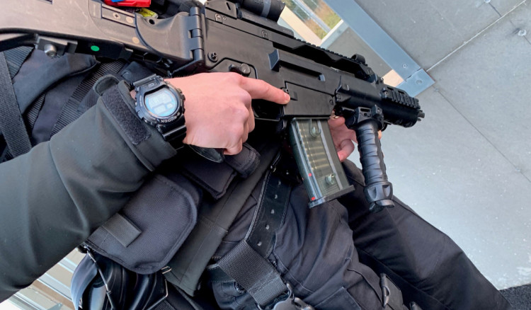 Stock image of an armed police officer (Credit: Cheshire Police Federation)