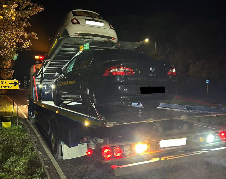Police seized the M40 near Warwick (image via Warwickshire OPU)