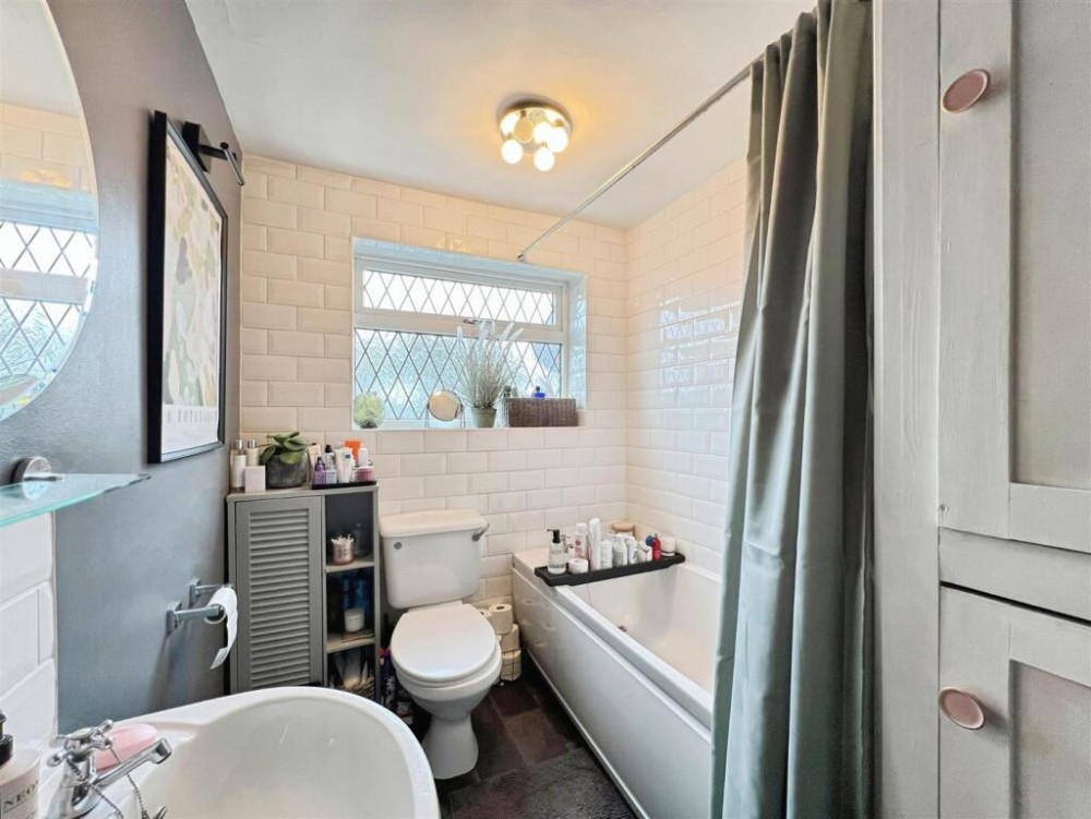 Bathroom (Credit: Stephenson Browne) Bathroom (Credit: Stephenson Browne)