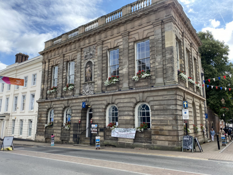 Warwick Court House (image via Nub News) 