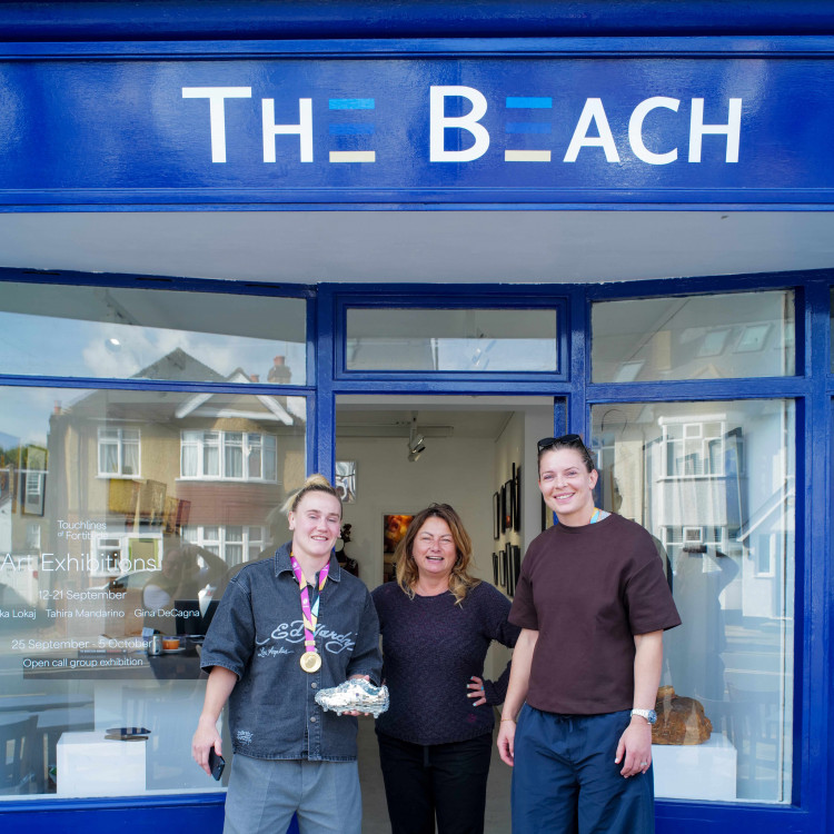 Red Roses players, Megan Jones and Abbie Ward, visited an exhibition at The Beach Gallery on Waldegrave Road in Teddington (Image supplied)