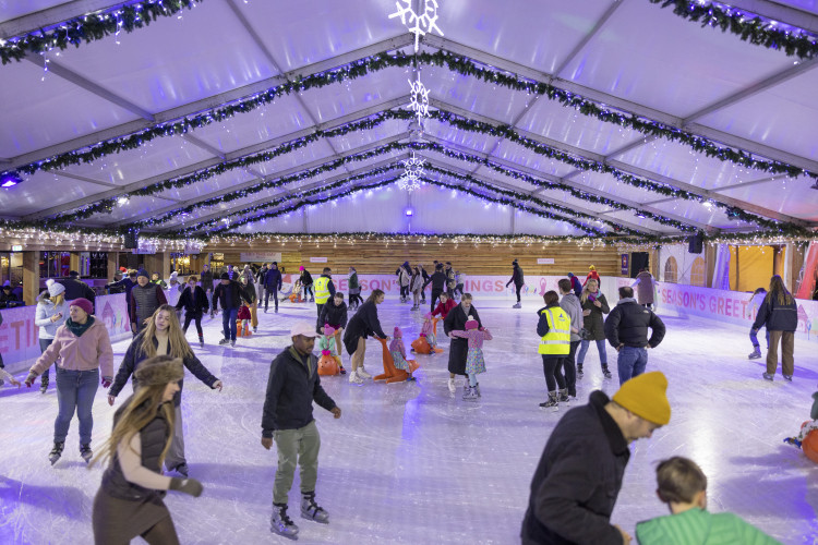 GET YOUR SKATES ON AS CLARKS VILLAGE’S ICE RINK RETURNS THIS CHRISTMAS GET YOUR SKATES ON AS CLARKS VILLAGE’S ICE RINK RETURNS THIS CHRISTMAS