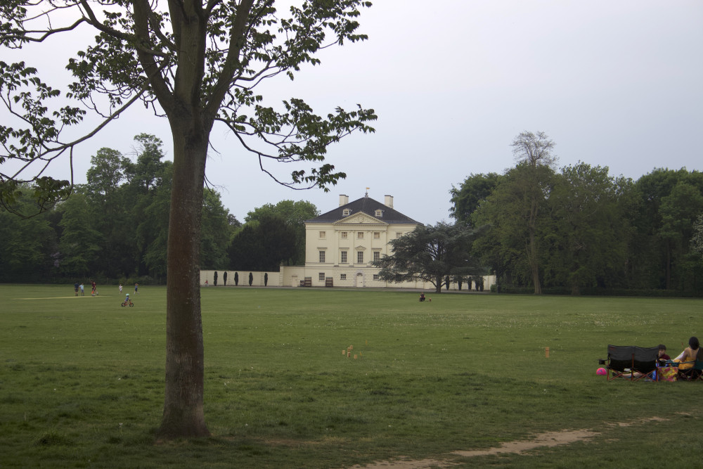 The Friends of Marble Hill has set up a fundraiser to install a 24/7 accessible defibrillator at the Park Café (credit: Cesar Medina). The Friends of Marble Hill has set up a fundraiser to install a 24/7 accessible defibrillator at the Park Café (credit: Cesar Medina).