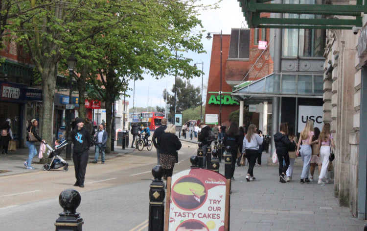 Here are five jobs available around Stockport as of 18 October - in sectors such as retail, hospitality, and more (Image - Nub News)