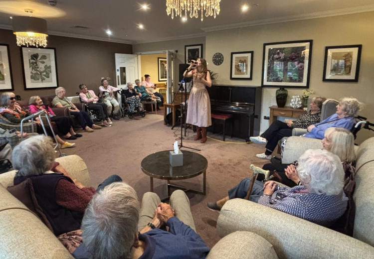 Residents at Crandon Springs Care Home in Wells were transported to the silver screen and taken on a `Sentimental Journey` with Doris Day when Emily from Mini Concerts performed her wonderful tribute concert. 