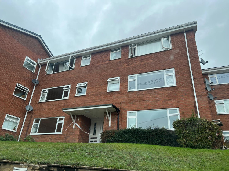 A block of flats in Tytherington has been evacuated following a fire (Credit: Nub News)