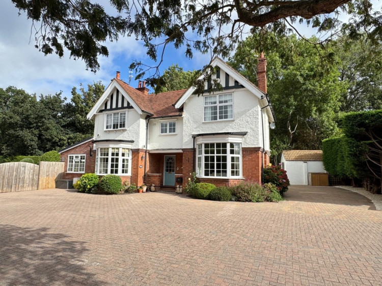 This week we have looked at a five-bed detached home on Brooke Road, currently available for £895,000