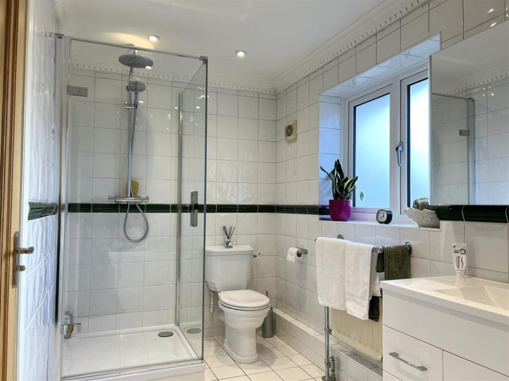 Bedroom two's en suite (Credit: Stephenson Browne) Bedroom two's en suite (Credit: Stephenson Browne)