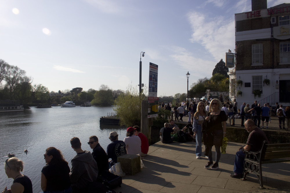 Looking for a job? There are retail manager, sous chef, and other roles available in Richmond right now (credit: Cesar Medina). Looking for a job? There are retail manager, sous chef, and other roles available in Richmond right now (credit: Cesar Medina).