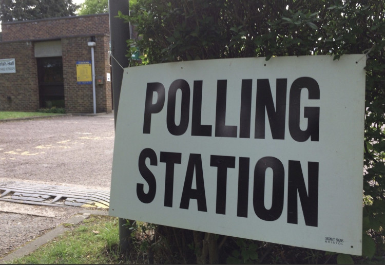 Where should polling stations on Hitchin be based?
