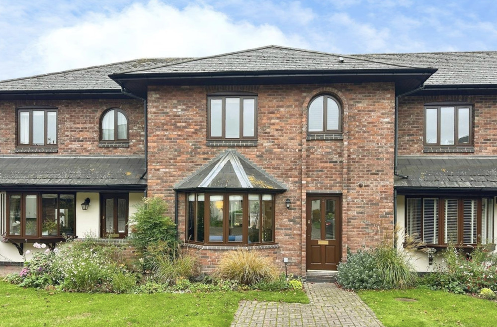 This week, we have looked at a three-bedroom house  in Leamington, which is currently on the market for £495kl