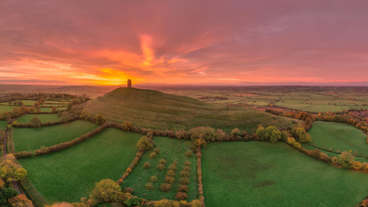 Photographer John Wickes' incredible snap at Glastonbury Tor
