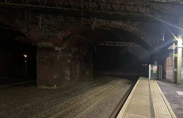 Emergency services were called to Stockport railway station just before 6pm on Tuesday 4 November following the discovery of a 'suspicious item' (Image - Nub News)