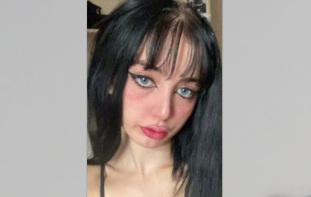 Police are appealing for information to help find Leigha, a missing 19-year-old with connections to Stockport (Image via GMP)