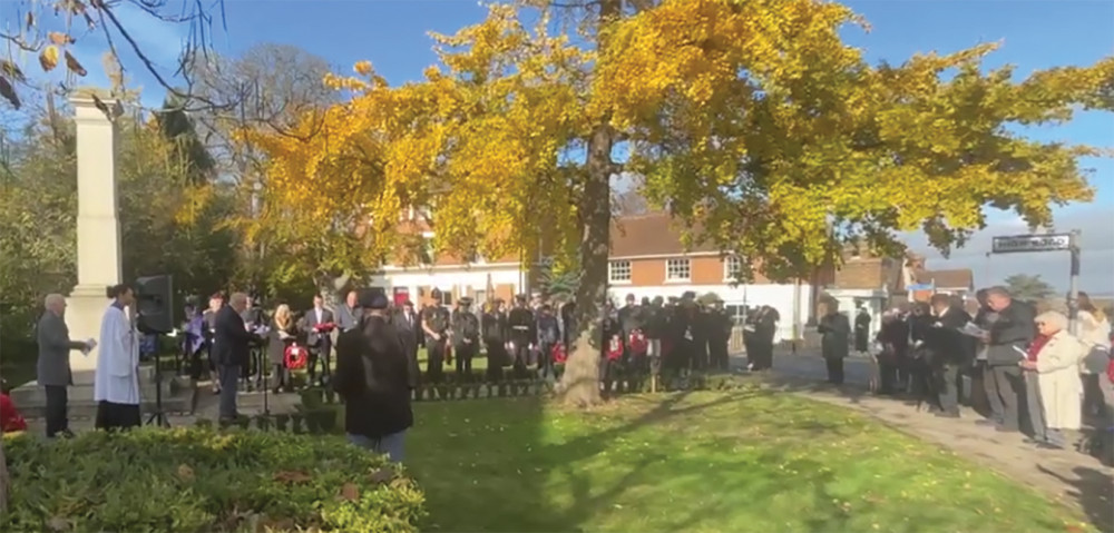 Simon Wooton of Chawell SM RBL welcomed everyone to the service. 
