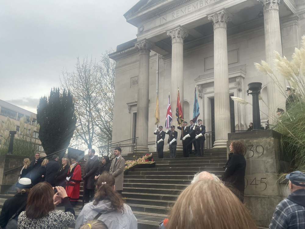 Service members and Stockport Council representatives led a two-minute silence from the steps of the War Memorial Art Gallery at 11am today (11 November) (Image - Nub News)