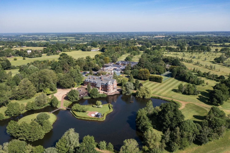 Items from Ardencote Manor are set to be auctioned off