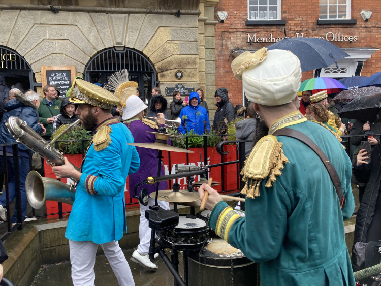 Spectacular Sunday will feature street performances from musicians, dancers, puppets, and more (Image - Nub News) 