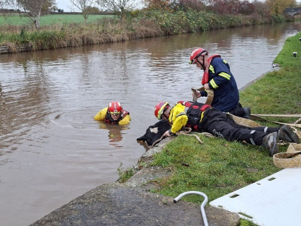 On Saturday 15 November, Cheshire Fire and Rescue Service were alerted to an incident in Aston junta Mondrum (Photo: Cheshire Fire and Rescue Service).