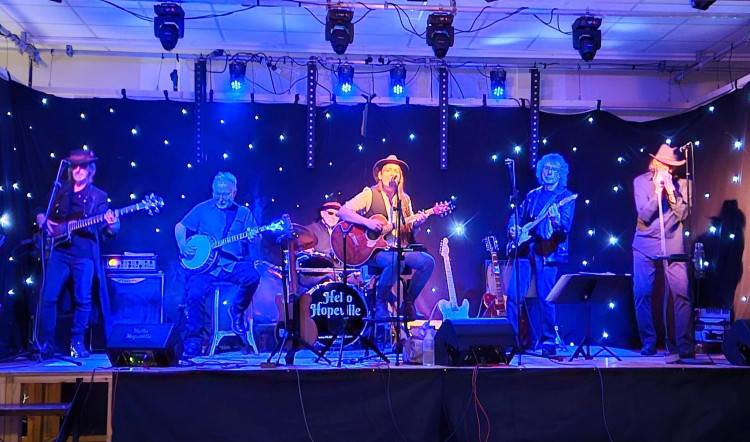 Glastonbury and Street offer live music, repairs, and community events in late November.