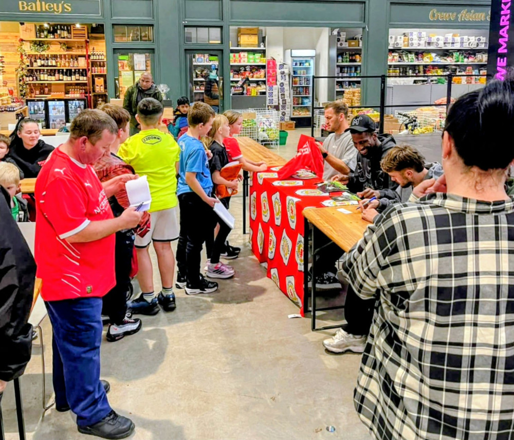 Emre Tezgel, Josh March, Reece Hutchinson, Tommi O’Reilly and Gresty The Lion (club mascot) will be attending Crewe Market Hall on Wednesday 26 November from 5pm to 6pm (Photo: The RSS).