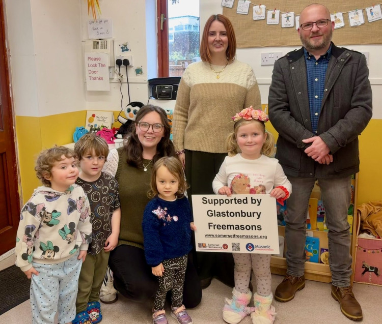 St Dunstan's Honeybees Playgroup secured £750 from St Dunstan’s Masonic Lodge for a sensory garden. (Supplied)