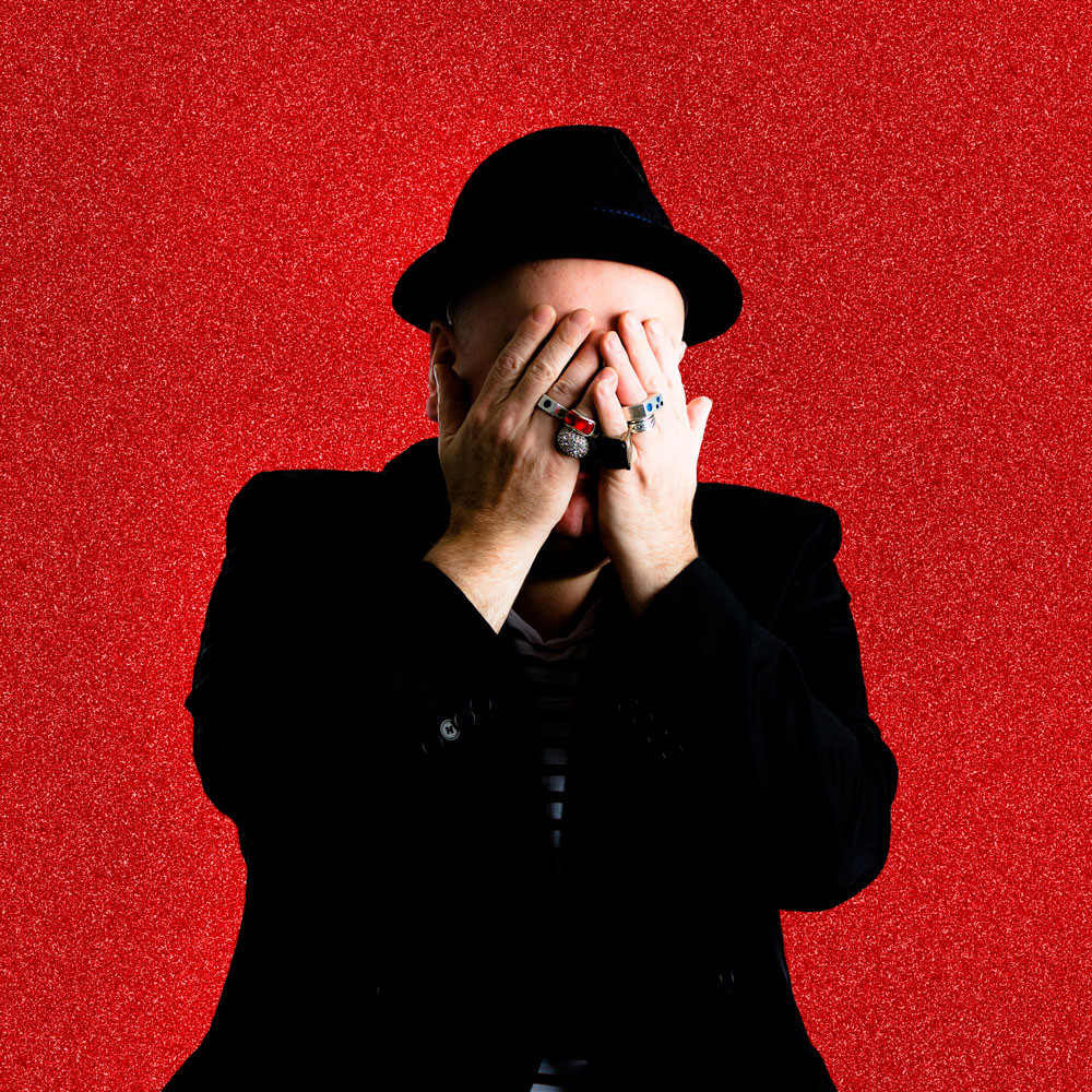 Ian Shaw – Shaw Shimmers Into Xmas