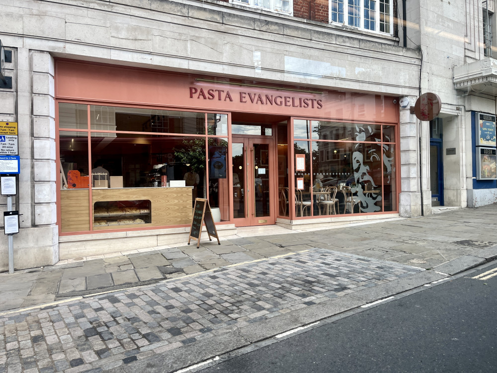 A new YouGov poll commissioned by Pasta Evangelists reveals that classic side dishes now outrank traditional turkey as the nation’s festive favourites (credit: Richmond Nub News).