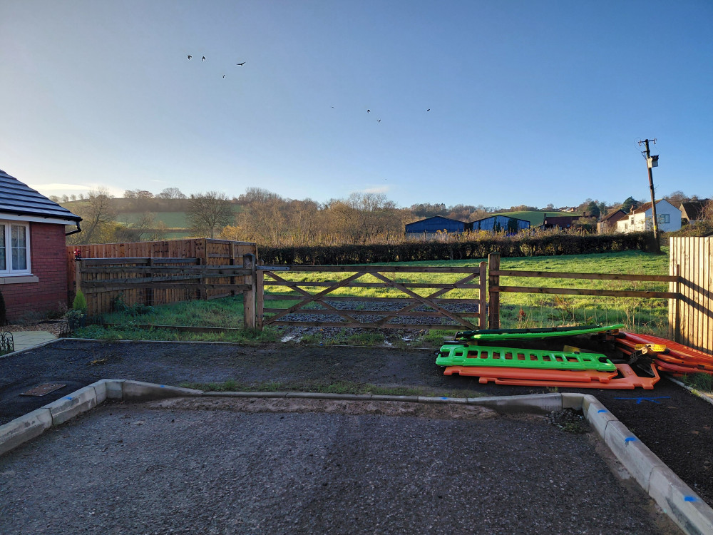 Access point for 24 homes on Cullen Farm Road in Glastonbury. CREDIT: Daniel Mumby.