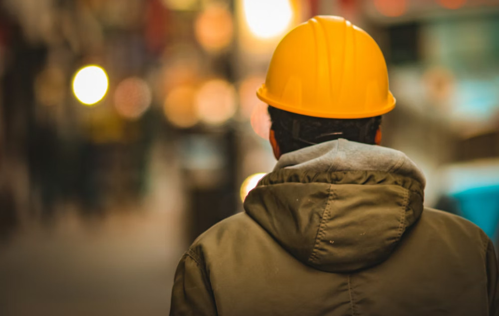Burglars pretending to be gas workers have been operating in Offerton and Werneth - residents are advised to check the identity cards of any workers coming into their house (Image - Unsplash)