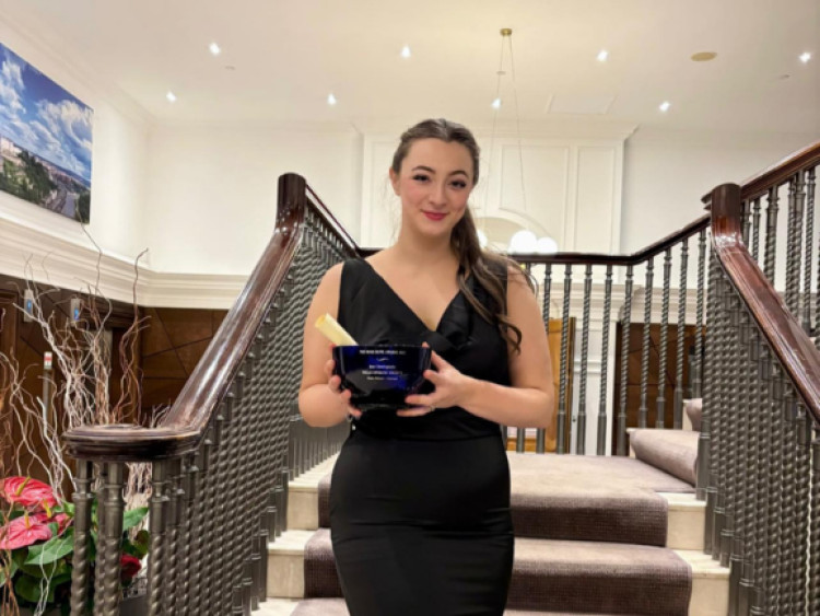 Elisha Creswick with her Rose Bowl Award 