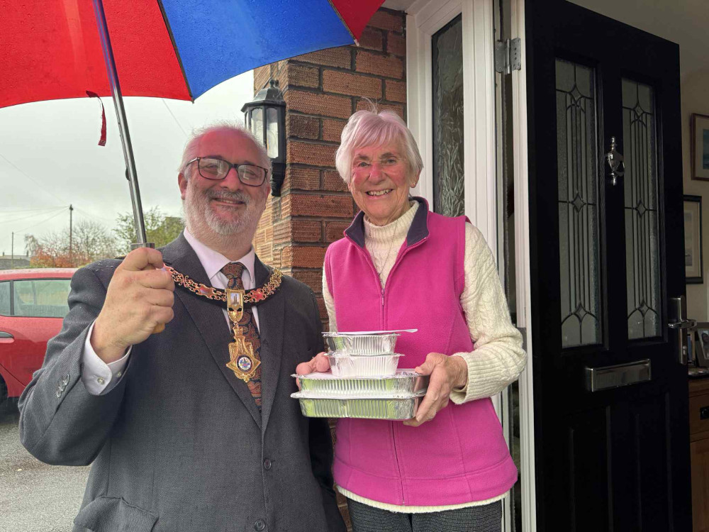 Mayor Cllr John Arnold helped out with today's free Christmas meal delivery. (Photo: John Arnold/Josephine Samuels) 
