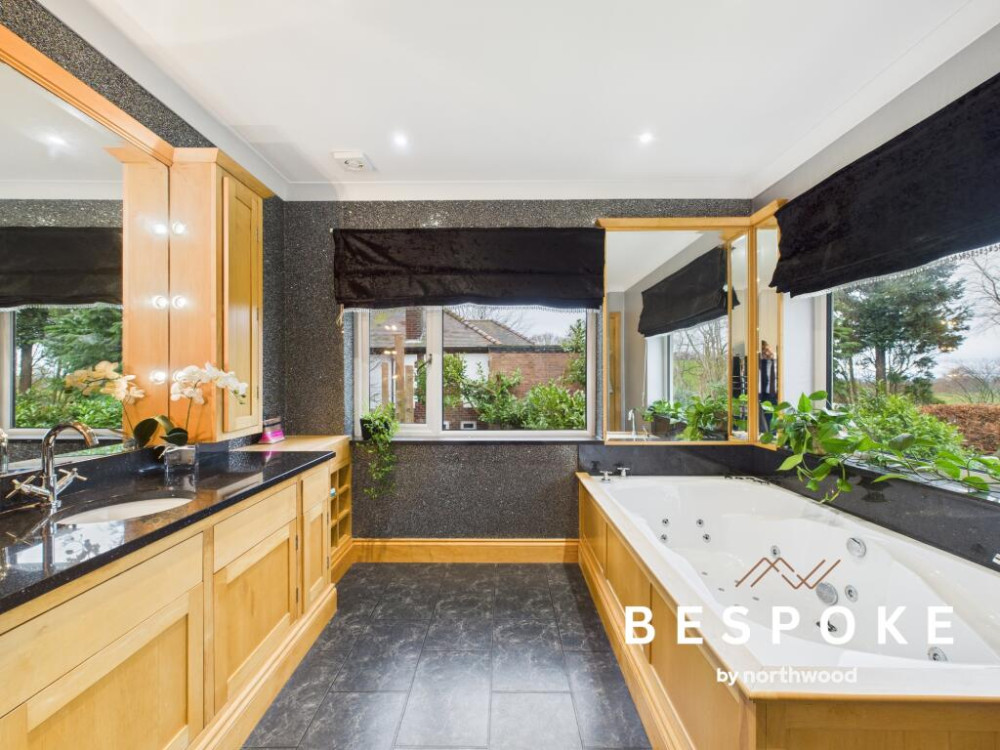 Principal bedroom en suite (Credit: Bespoke by Northwood)