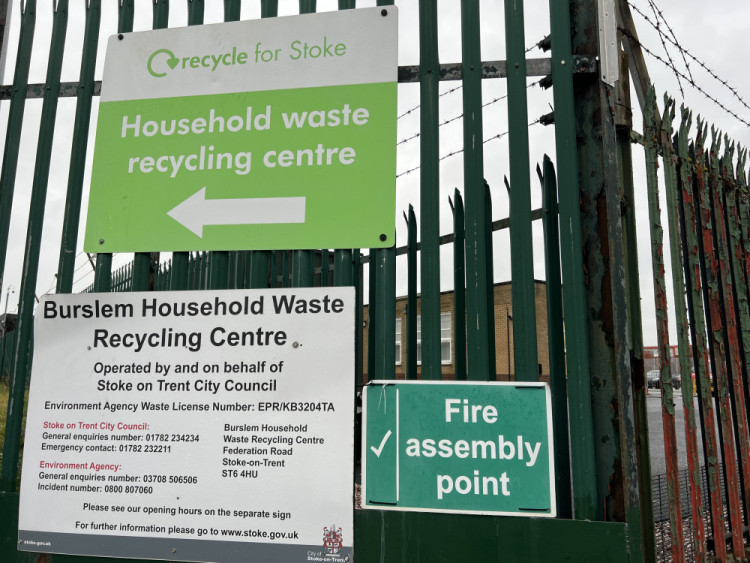 The tips at Burslem and Hanford will close at 3pm on Christmas Eve, Saturday 28 December, Sunday 29 December and New Year’s Eve (image via Nub News)