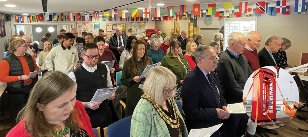 Carols were sung, guests welcomed and a present delivered at the Seafarers Mission recently. 