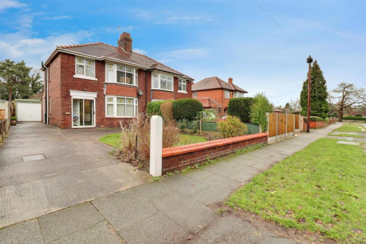 Spacious detached family home in Deans Lane, Sandbach. (Photos: Stephenson Browne) 