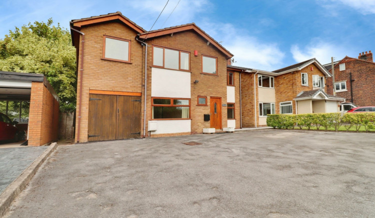 This week we are showcasing a five-bedroom property for sale in Wrinehill, Crewe (image via Stephenson Browne)