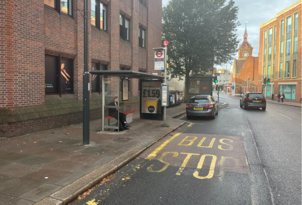 One of the Sheen Road bus stops which could be upgraded (image via planning application)