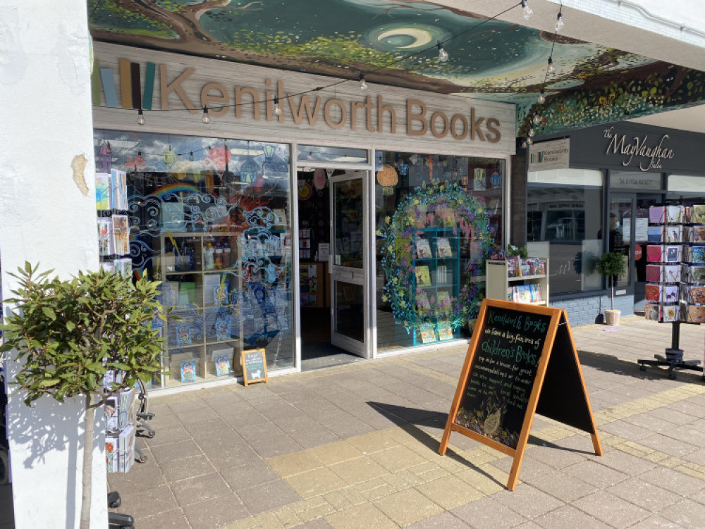 Get bookish in Kenilworth this year! (image by Nub News)